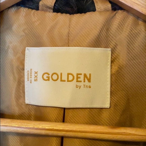 Aritzia TNA Golden Moorhouse faux fur coat - Picture 4 of 7